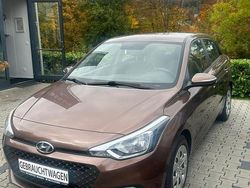 Braun Gebraucht 2015 Hyundai i20 Classic Kleinwagen | 7.670 € (Fairer Preis)
