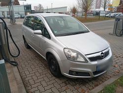 Silber Gebraucht 2007 Opel Zafira Van / Kleinbus | 2.400 € (Guter Preis)