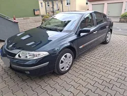 Grün Gebraucht 2001 Renault Laguna II Limousine | 2.800 €