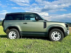 Grün Gebraucht 2021 Land Rover Defender SUV | 41.800 €