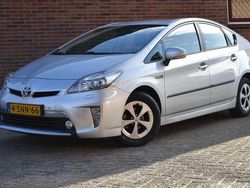 Grau Gebraucht 2013 Toyota Prius Business Edition Limousine | 8.949 € (Fairer Preis)