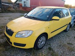 Gelb Gebraucht 2008 Skoda Fabia Limousine | 1.899 € (Guter Preis)