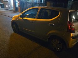 Silber Gebraucht 2010 Nissan Pixo Kleinwagen | 2.900 €