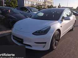 Weiß Gebraucht 2021 Tesla Model 3 Limousine | 24.300 €