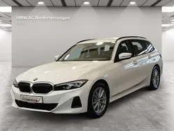 Weiß Gebraucht 2024 BMW 318 Shadowline Kombi | 32.900 € (Guter Preis)