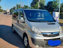 Grau Gebraucht 2012 Opel Vivaro Van | 11.150 € (Fairer Preis)