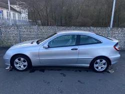 Silber Gebraucht 2006 Mercedes CL220 Coupé | 4.500 €