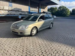 Gold Gebraucht 2004 Toyota Avensis Sol Kombi | 1.750 € (Guter Preis)
