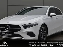 Polarweiss unilack Gebraucht 2023 Mercedes A200 Limousine | 27.300 € (Fairer Preis)