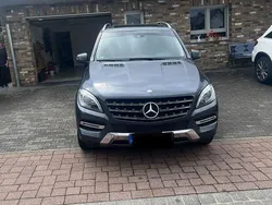 Grau Gebraucht 2015 Mercedes ML350 SUV | 22.500 € (Fairer Preis)