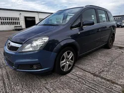 Grau Gebraucht 2006 Opel Zafira Edition Van / Kleinbus | 899 € (Fairer Preis)
