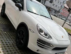 Weiß Gebraucht 2012 Porsche Cayenne SUV | 26.299 € (Fairer Preis)