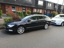 Schwarz Gebraucht 2010 Skoda Superb Elegance Kombi | 10.500 € (Teuer)