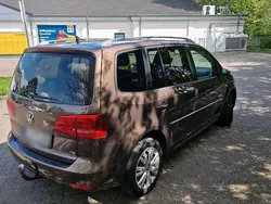 Braun Gebraucht 2011 VW Touran Highline Van / Kleinbus | 5.500 € (Fairer Preis)