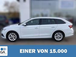 Weiß metallic Gebraucht 2021 Skoda Octavia Style Kombi | 28.910 € (Teuer)