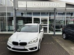 Weiß Gebraucht 2017 BMW 218 Gran Tourer Sport Line Van / Kleinbus | 16.999 € (Fairer Preis)