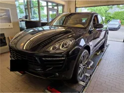 Schwarz Gebraucht 2015 Porsche Macan SUV | 36.900 €