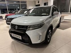 Cool white pearl metallic Gebraucht 2025 Suzuki Vitara Comfort+ Limousine | 26.998 € (Fairer Preis)