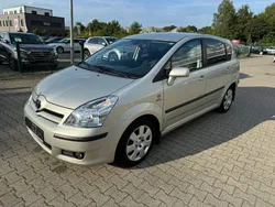 Silber Gebraucht 2006 Toyota Corolla Verso Executive Van / Kleinbus | 4.495 € (Etwas zu teuer)