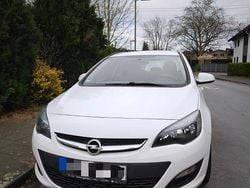 Weiß Gebraucht 2016 Opel Astra Edition Kombi | 7.800 € (Guter Preis)