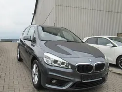 Grau Gebraucht 2018 BMW 218 Active Tourer Advantage Van / Kleinbus | 15.390 € (Fairer Preis)