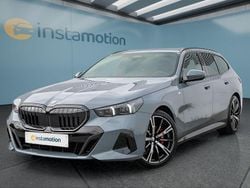 Grün Gebraucht 2024 BMW 520 Kombi | 49.749 € (Guter Preis)