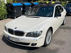 Weiß Gebraucht 2006 BMW 730 Limousine | 8.499 €