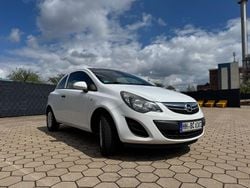 Weiß Gebraucht 2014 Opel Corsa Innovation Limousine | 2.799 € (Fairer Preis)