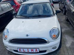 Weiß Gebraucht 2010 Mini Cooper Kleinwagen | 3.900 €