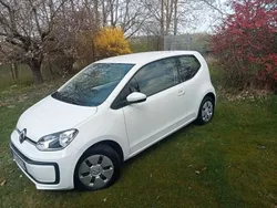 Weiß Gebraucht 2018 VW up! Kleinwagen | 5.100 € (Guter Preis)