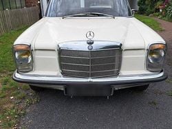 Weiß Gebraucht 1968 Mercedes W115 Limousine | 17.750 €