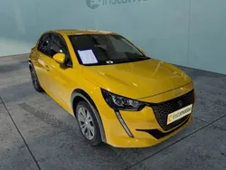 Gelb Gebraucht 2020 Peugeot e-208 Allure Kleinwagen | 17.980 € (Etwas zu teuer)