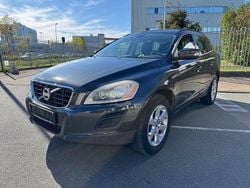 Grau Gebraucht 2010 Volvo XC60 Summum SUV | 9.790 € (Guter Preis)