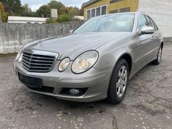 Braun Gebraucht 2006 Mercedes E200 Classic Limousine | 5.500 € (Fairer Preis)