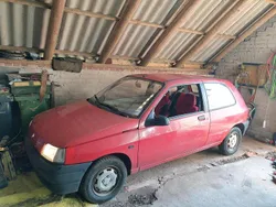 Rot Gebraucht 1991 Renault Clio Kleinwagen | 200 €
