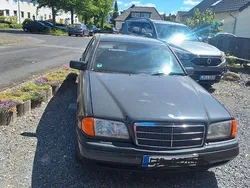 Schwarz Gebraucht 1993 Mercedes C180 Classic Limousine | 1.500 €