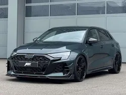 Mythosschwarz metallic Neu 2025 Audi RS3 Kleinwagen | 114.900 €