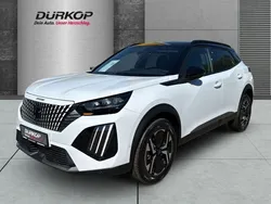 Weiss/typ aussenvetrkleidung m Gebraucht 2024 Peugeot 2008 GT SUV | 24.450 € (Fairer Preis)