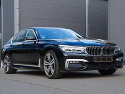 Black sapphire metallic Gebraucht 2017 BMW 740 M Sport Limousine | 35.590 € (Fairer Preis)