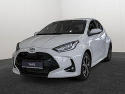 Weiß Neu 2025 Toyota Yaris Hybrid Limousine | 27.490 € (Etwas zu teuer)