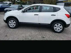 Weiß Gebraucht 2009 Nissan Qashqai SUV | 4.200 € (Guter Preis)