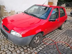 Rot Gebraucht 1999 Ford Fiesta Kleinwagen | 1.000 €
