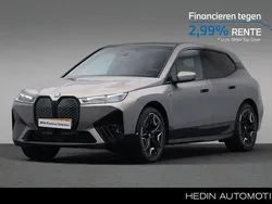 Grau Gebraucht 2024 BMW iX Executive SUV | 82.880 € (Teuer)