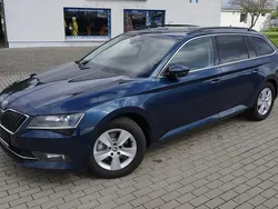 Blau Gebraucht 2016 Skoda Superb Ambition Kombi | 13.499 € (Fairer Preis)