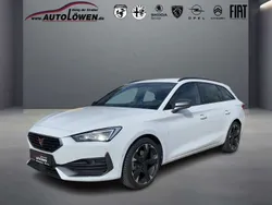 Moonweiss metallic (weiß) Gebraucht 2024 Cupra Leon Kombi | 33.230 € (Fairer Preis)