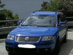 Blau Gebraucht 2005 VW Passat Kombi | 2.100 € (Guter Preis)