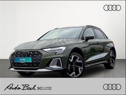 Grün (distriktgrün metallic) Neu 2025 Audi A3 Basis Limousine | 39.490 € (Fairer Preis)
