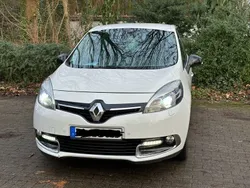 Weiß Gebraucht 2013 Renault Scénic III Bose Edition Van / Kleinbus | 4.700 € (Guter Preis)