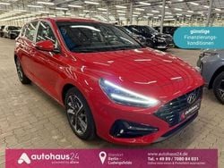 Rot Gebraucht 2024 Hyundai i30 Trend Limousine | 19.990 € (Superpreis)