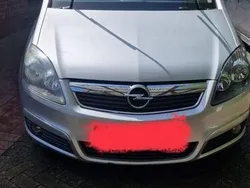 Silber Gebraucht 2006 Opel Zafira Van / Kleinbus | 2.000 € (Fairer Preis)